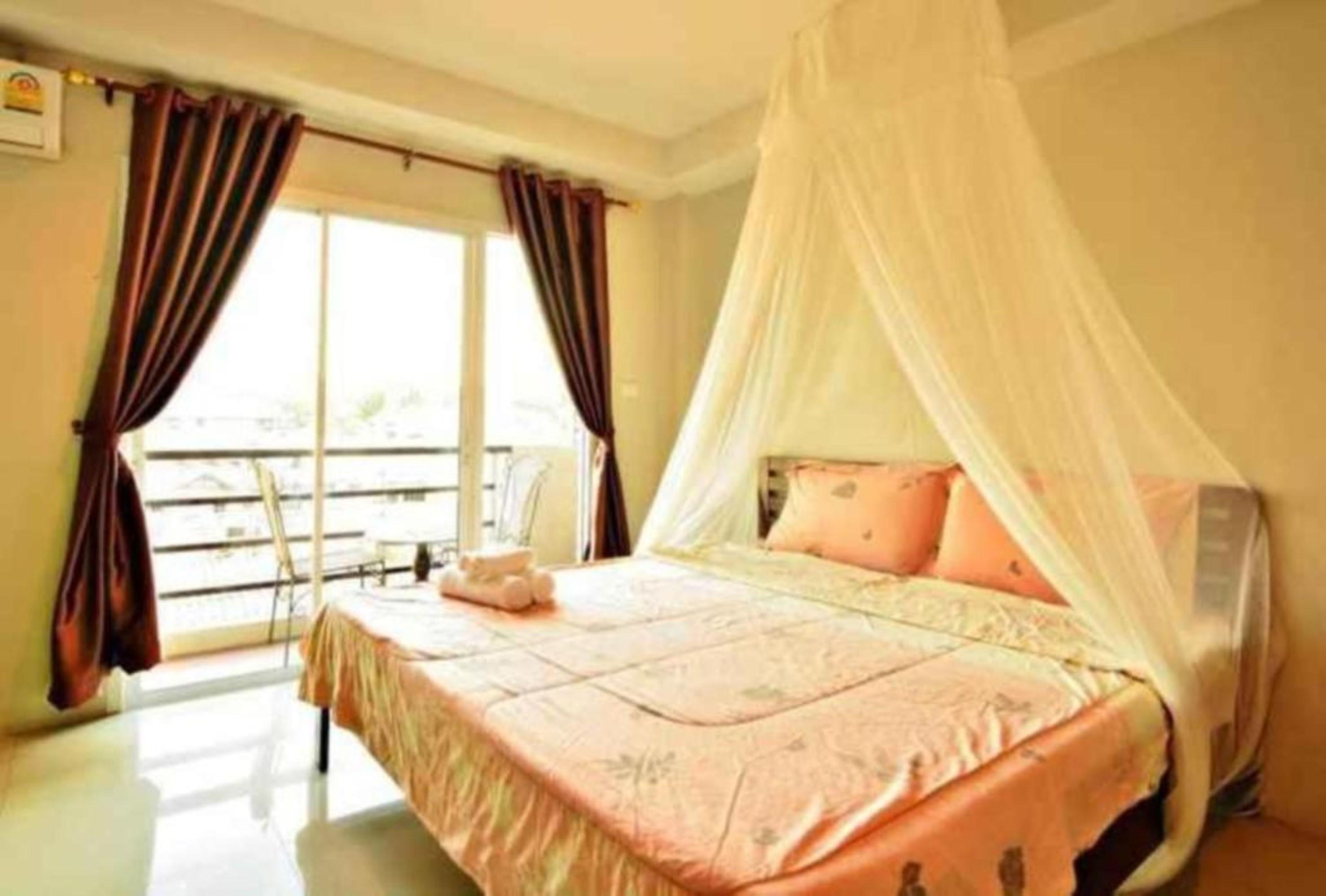 The Day Hotel Chonburi Bagian luar foto