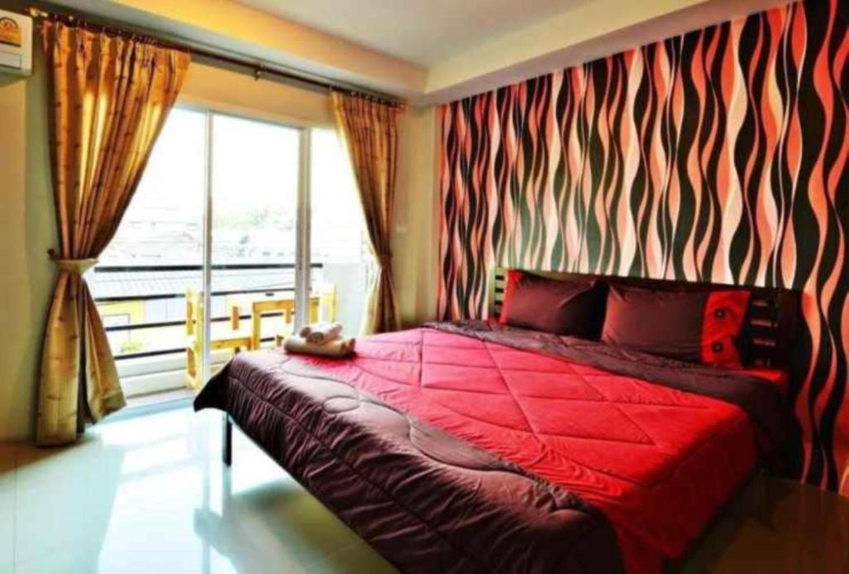 The Day Hotel Chonburi Bagian luar foto