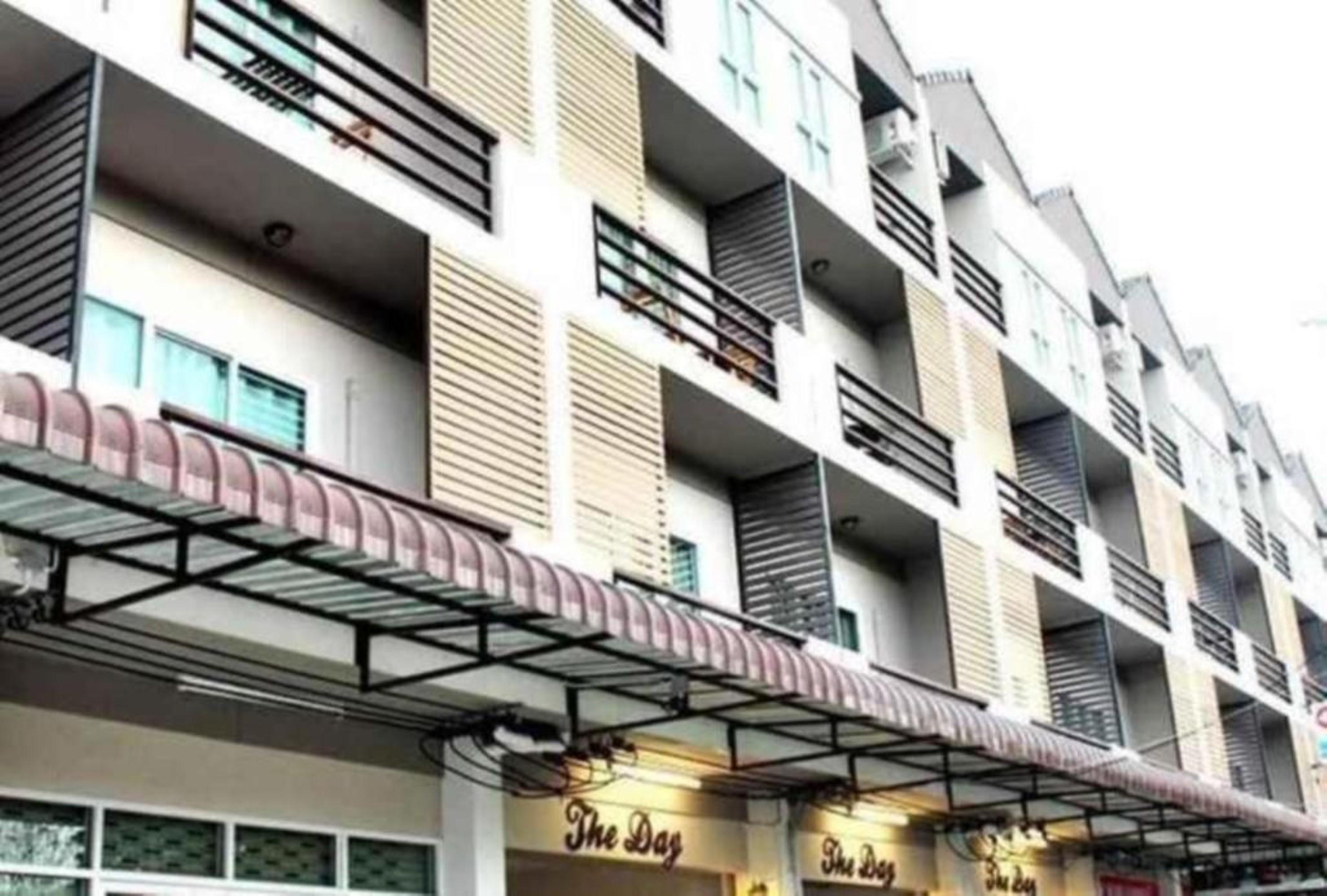 The Day Hotel Chonburi Bagian luar foto