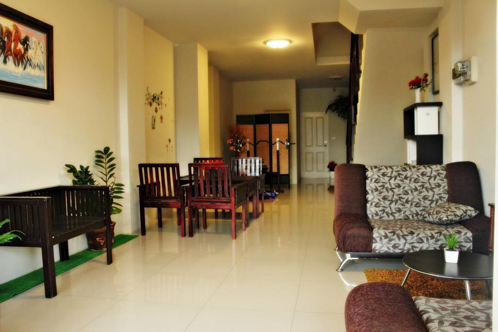 The Day Hotel Chonburi Bagian luar foto