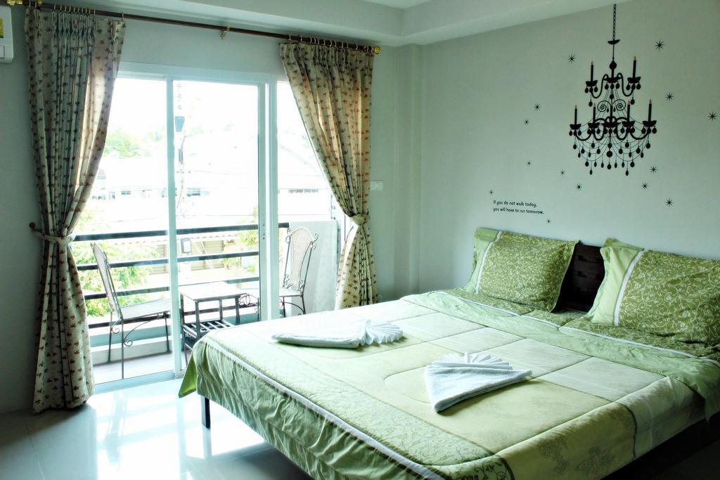 The Day Hotel Chonburi Bagian luar foto