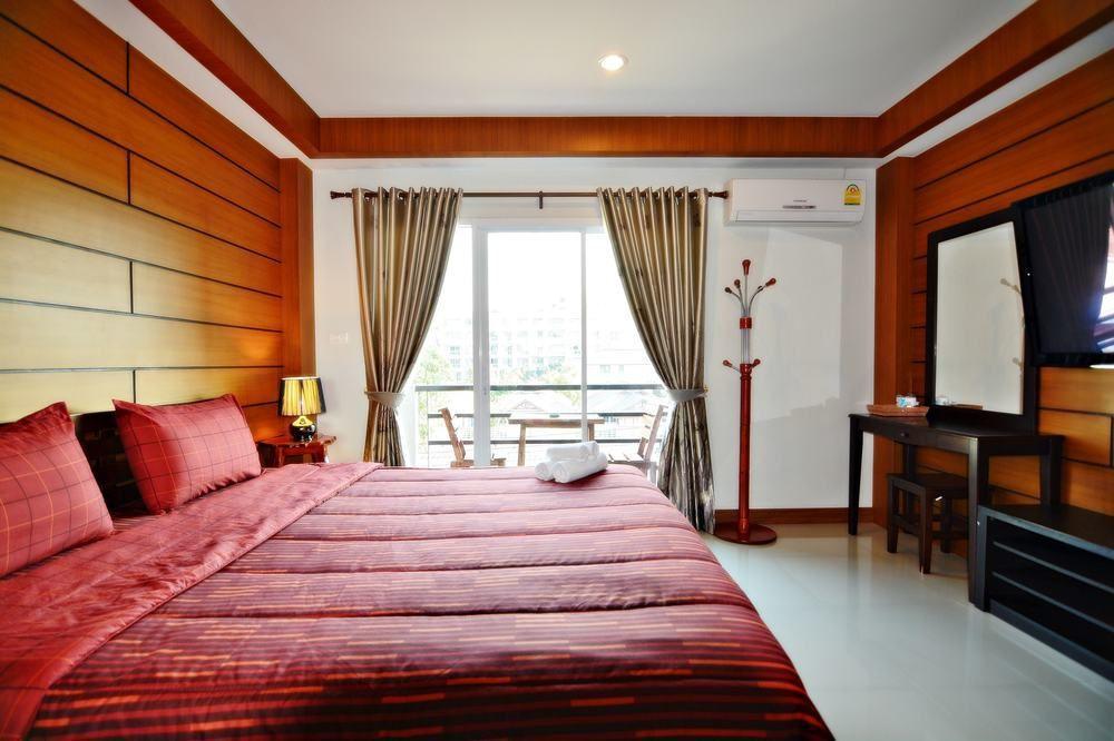 The Day Hotel Chonburi Bagian luar foto