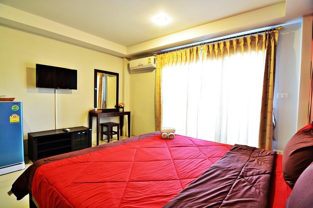 The Day Hotel Chonburi Bagian luar foto