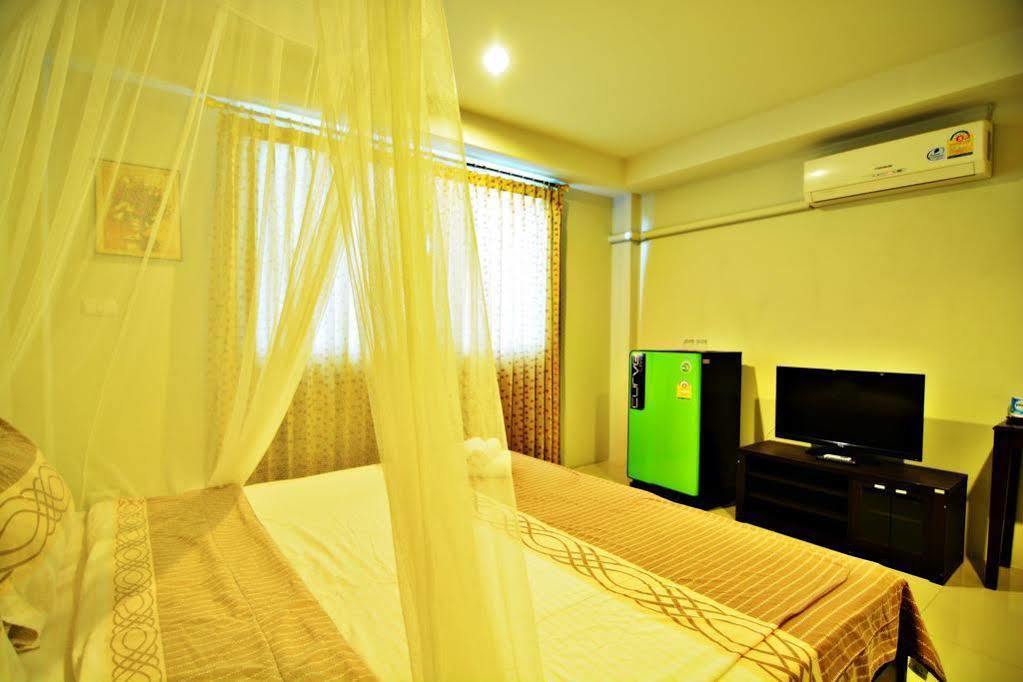 The Day Hotel Chonburi Bagian luar foto
