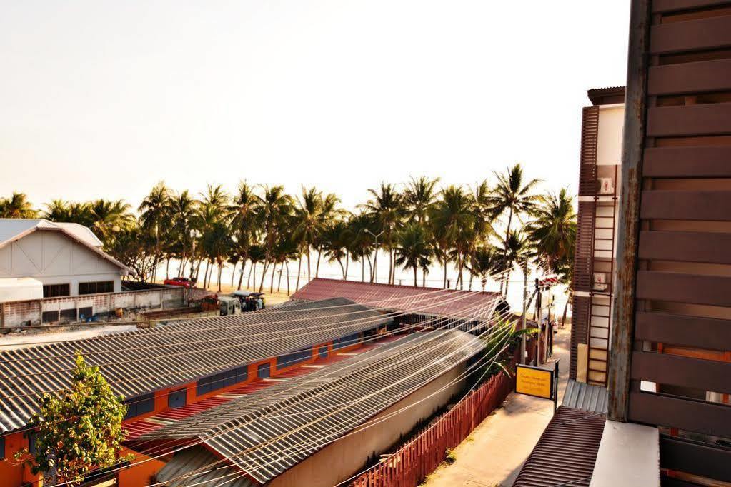 The Day Hotel Chonburi Bagian luar foto